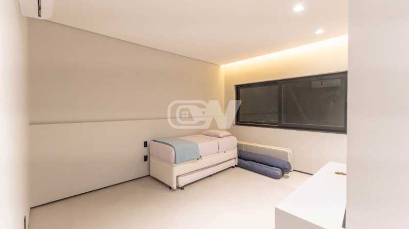 677_G1786560977