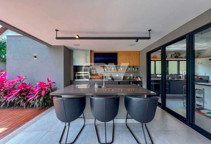 700_G1757772007