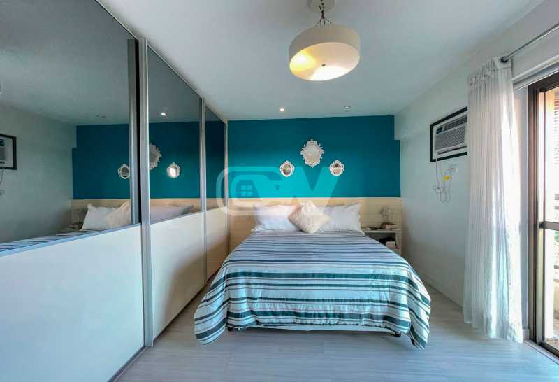 747_G1761313030