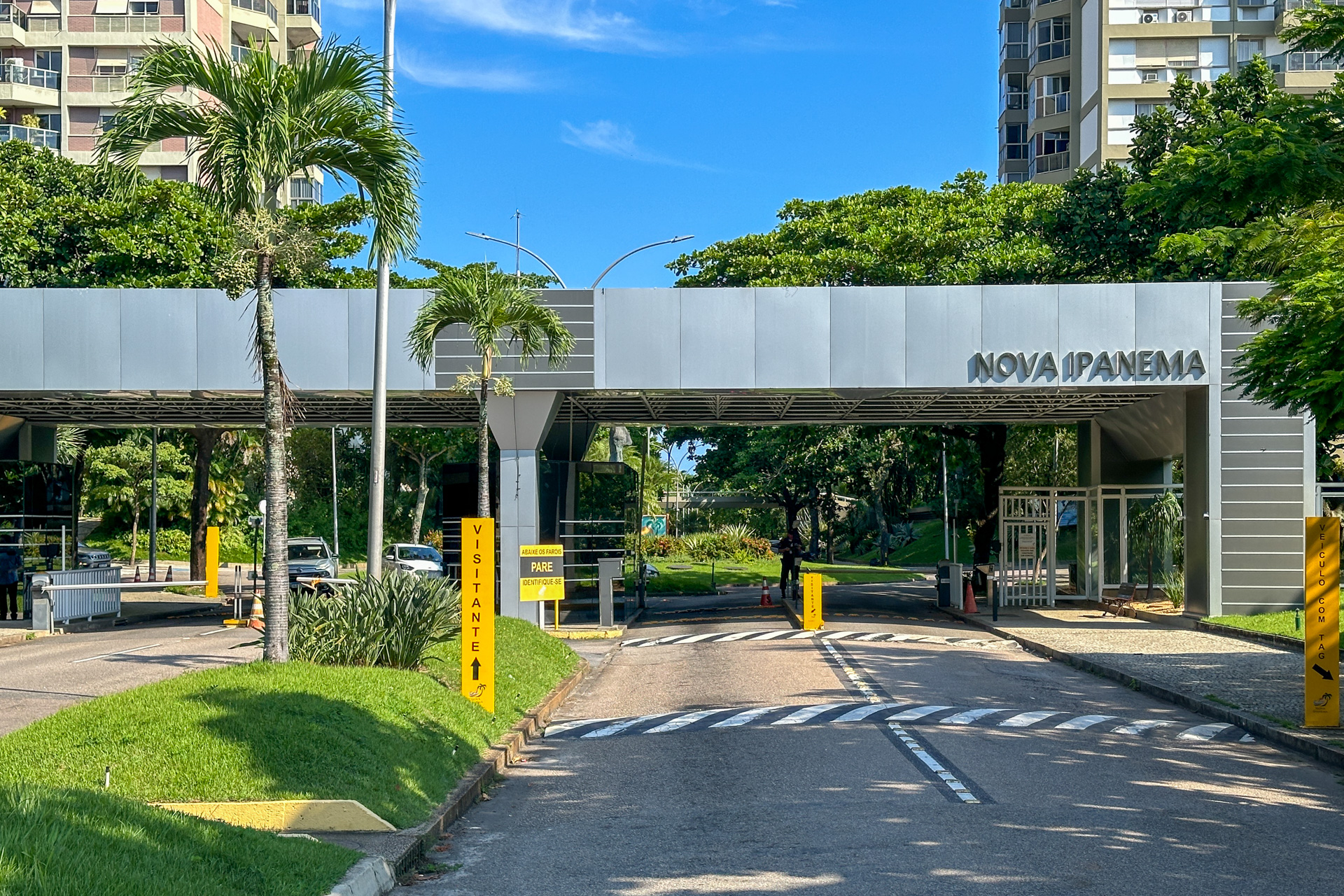 Portaria de entrada do Condomínio Nova Ipanema, na Barra da Tijuca